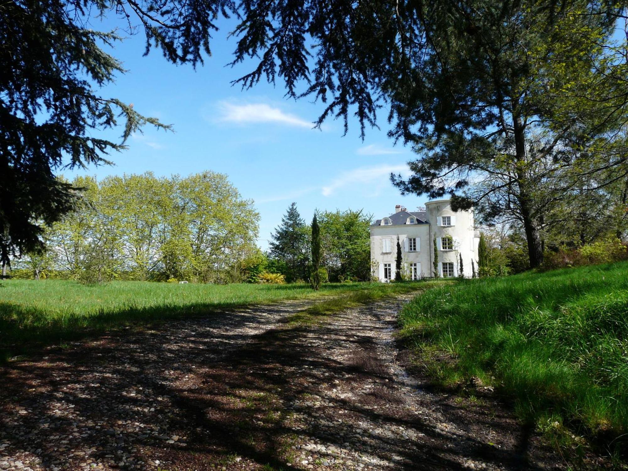 Chateau De La Comtesse Saint-Martin-Petit Kültér fotó